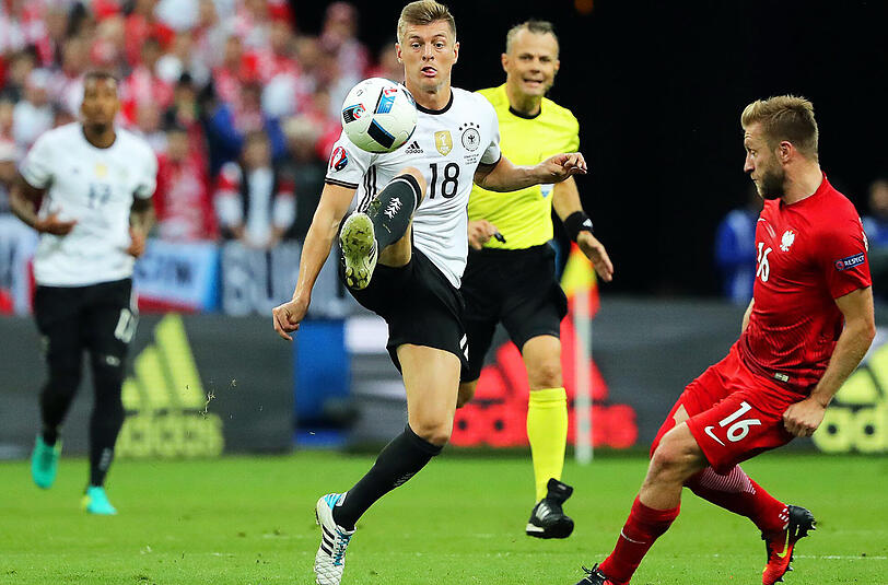 Toni Kroos: Note 4. Herr der Standards, der Freistößen und Ecken, aber ohne die gewohnte Präzision. Spielte natürlich die meisten Pässe seines Teams, hatte aber auch einige Fehler in seinem System. Der entscheidende Durchbruch gelang nicht.