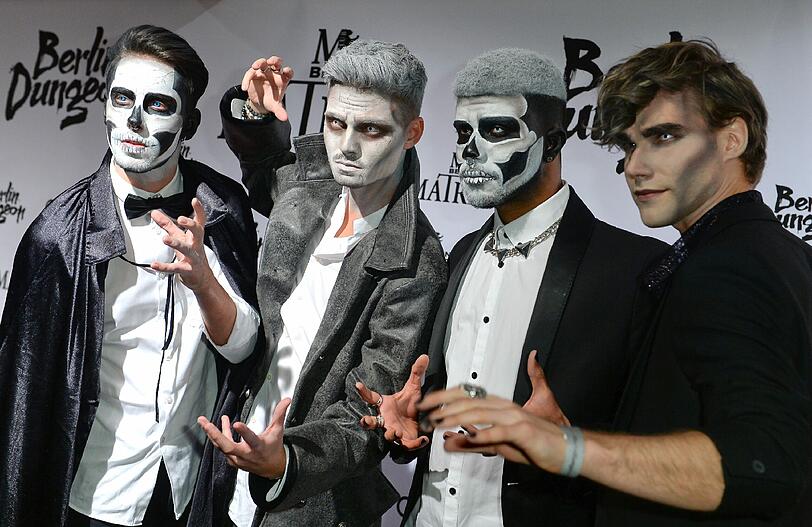Die Band Feuerherz kommt am 27.10.2016 in Berlin zur Halloween-Party im Berlin Dungeon. Gastgeberin zu der Party unter dem Motto "Mörderische Mama" ist die Designerin Ochsenknecht