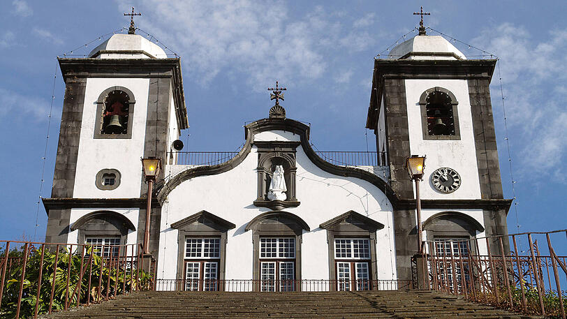 Der Aufstieg zur Wallfahrtskirche Nossa Senhora do Monte in Funchal.
