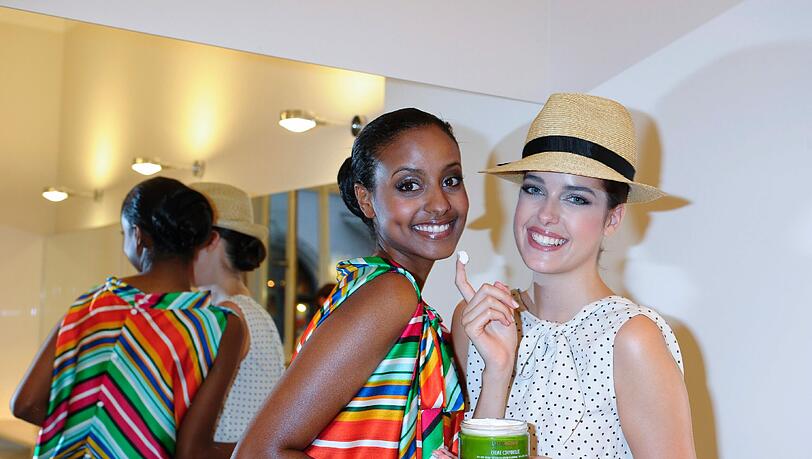 Models Sara Nuru und Marie Nasemann beim Cocktail mit Trunkshow von Talbot Runhof & LA BIOSTHETIQUE im Cyrill Zen Haute Coiffure Salon in München Models Sara Nuru und Marie Nasemann beim Cocktail mit Trunkshow von Talbot Runhof & LA BIOSTHETIQUE im Cyrill Zen Haute Coiffure Salon in München