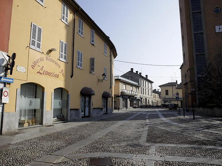 Wie ausgestorben sind die Straßen: In Italien sind wegen Coronavirus drei Serie-A-Spiele abgesagt worden.