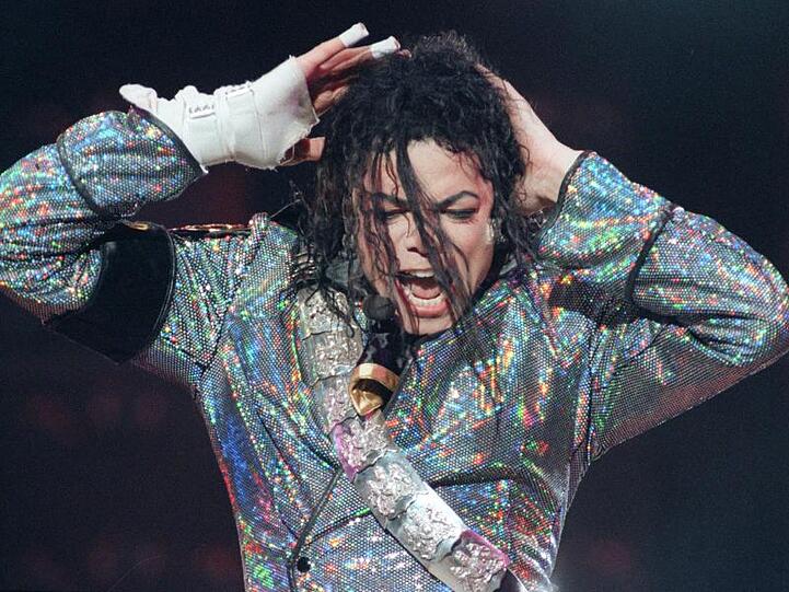 Zehn Jahre nach dem Tod Michael Jacksons gräbt eine neue Doku alte Vorwürfe aus.