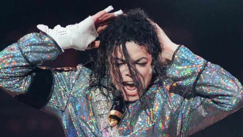 Zehn Jahre nach dem Tod Michael Jacksons gräbt eine neue Doku alte Vorwürfe aus. Zehn Jahre nach dem Tod Michael Jacksons gräbt eine neue Doku alte Vorwürfe aus.