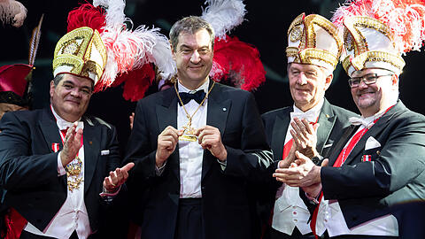 Markus Söder erhielt im Februar 2020 im Deutschen Theater von der Münchner Faschingsgesellschaft Narrhalla den Karl-Valentin-Orden