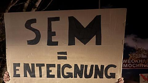 Auch Landwirte demonstrieren.