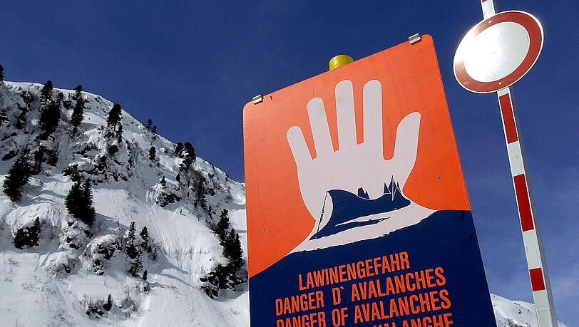 Der Passauer war mit Freunden auf einer Skitour unterwegs, als die Gruppe von einer Lawine erfasst wurde. (Archivbild) Der Passauer war mit Freunden auf einer Skitour unterwegs, als die Gruppe von einer Lawine erfasst wurde. (Archivbild)