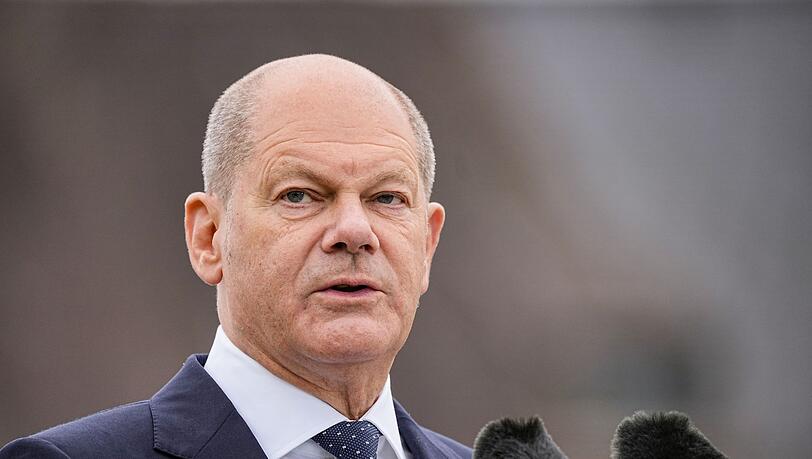 Bundeskanzler Olaf Scholz (SPD) spricht während einer Pressekonferenz zum Abschluss des G-7-Gipfels.