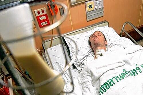 Überleben an Schläuchen: So lag der Komapatient elf Monate lang im Krankenbett in der Songkla-Klinik von Hat Yai in Südthailand.