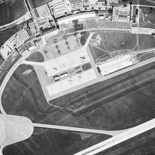 1967: Nach dem Wiederaufbau &ndash; einige Gebäude sind dazugekommen.