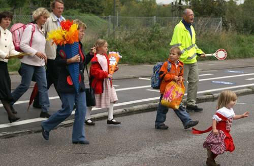 Dank der Arbeit zahlreicher Schülerlotsen ist der Schulweg für viele Münchner Kinder weniger gefährlich.