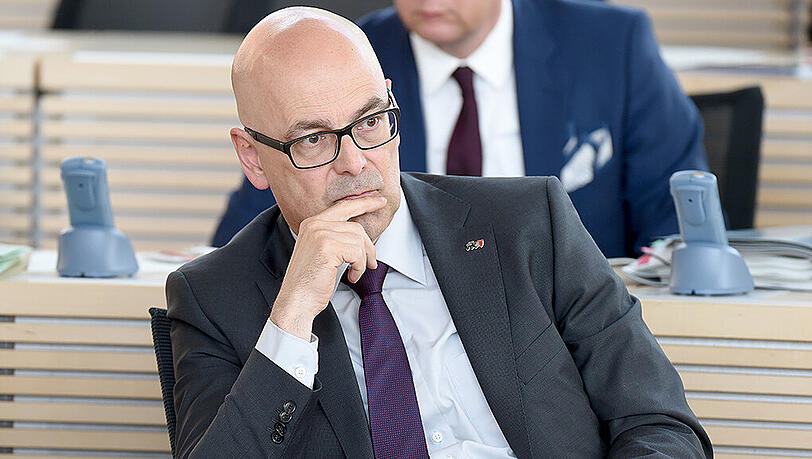 Schleswig-Holsteins Ministerpräsident Albig über die Bundestagswahl 2017: "Ich glaube, es ist schwer gegen diese Bundeskanzlerin zu gewinnen." Schleswig-Holsteins Ministerpräsident Albig über die Bundestagswahl 2017: "Ich glaube, es ist schwer gegen diese Bundeskanzlerin zu gewinnen."