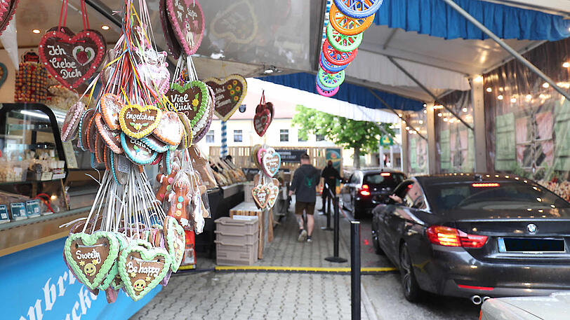 Dult "to go": Ein Blick ins Innere des Zelts.