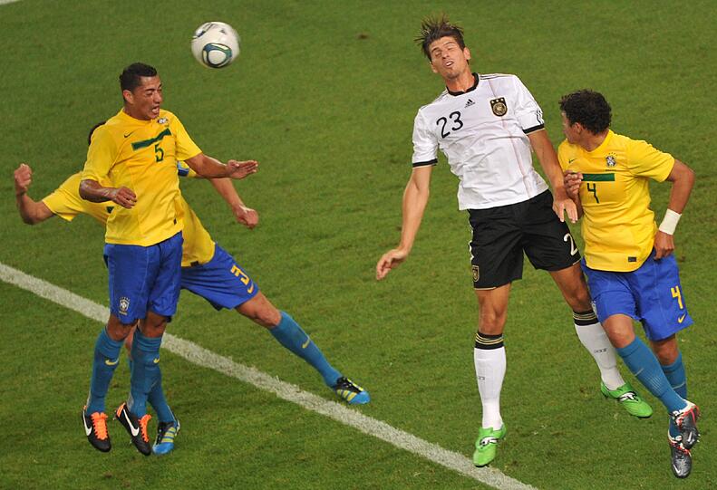 MARIO GOMEZ: Hat derzeit einen Vorsprung vor Klose. Bekam jedoch kaum Bälle. Künstlerpech: NOTE 4