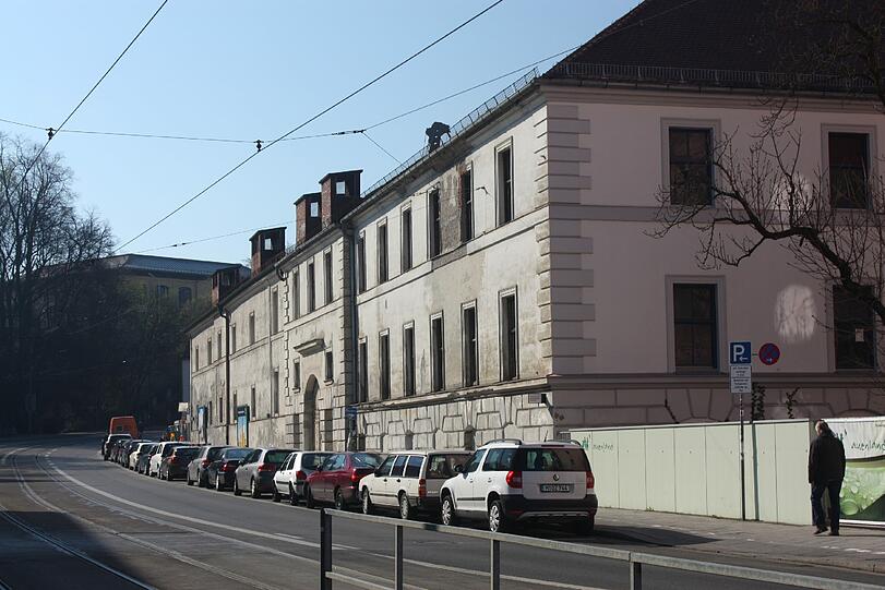 Das alte Zacherlbräu an der Ohlmüllerstraße in der Au wird teilweise abgerissen. Hier soll die neue Verwaltung von Paulaner in zwei Jahren einziehen. Die Bilder.