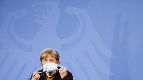 Kanzlerin Merkel bekräftigt erneut das Ziel, bis zum Ende des Sommers allen Bürgern ein Impfangebot zu machen.