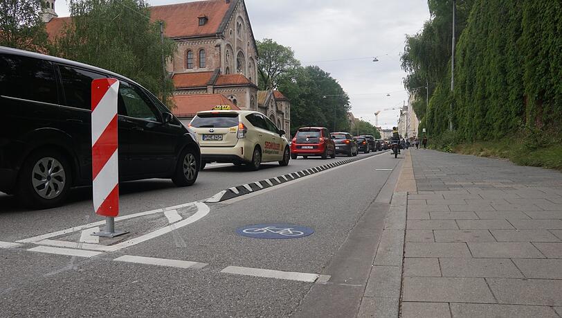Protected Bike Lanes in München: Die Bilanz nach einem Jahr geschützte Radwege