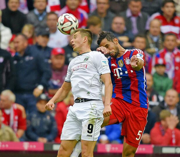 Medhi Benatia - Note 3 
  Resolut in seinen Zweikämpfen bei seinem ersten Bundesligaspiel von Beginn an. Sah bei Sobiechs Chance nicht gut aus. Sonst kaum gefordert.