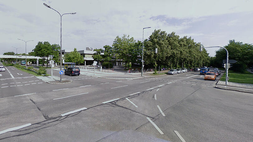 An der Kreuzung Quiddestraße/Heinrich-Wieland-Straße passierte am Montag der schwere Unfall (Archivbild).