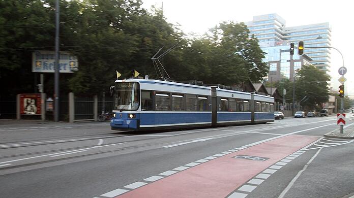 Die Linie 12 hält künftig auch am Klinikum Schwabing.