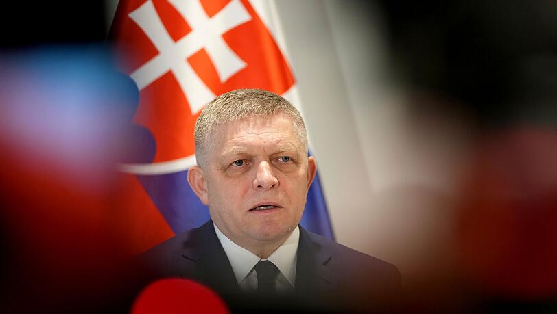 Der slowakische Ministerpräsident Robert Fico droht mit einem Veto gegen das geplante 18. EU-Sanktionspaket gegen Russland. (Archivbild)