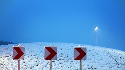 Winterliches Wetter pr&auml;gt den Start in die Osterferien in Bayern.