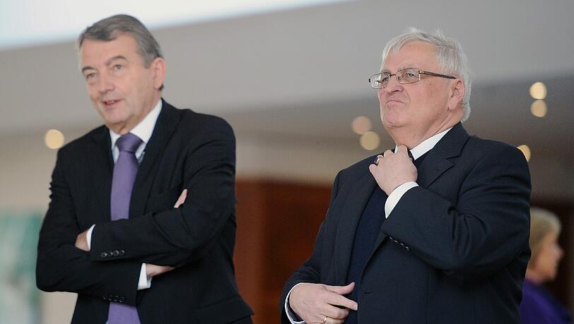 Der Skandal spitzt sich zu: Niersbach und Zwanziger. Der Skandal spitzt sich zu: Niersbach und Zwanziger.