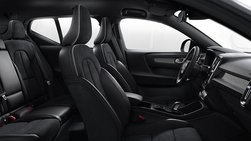 Der Innenraum des Volvo XC40 Recharge bietet Komfort auf gehobenem Niveau.