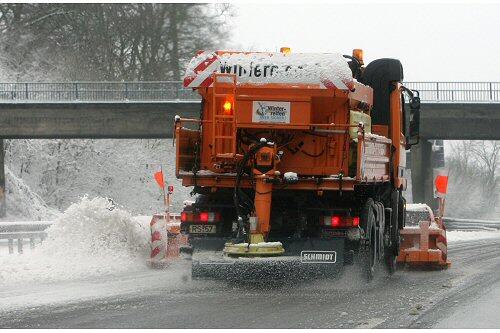 Auf der A9 war für Räumfahrzeuge zeitweise kein Durchkommen.