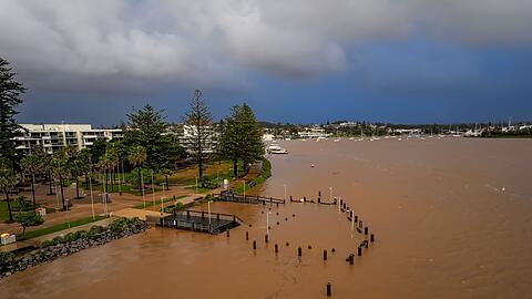 Wasser so weit das Auge reicht: Das Hochwasser an der Ostküste ist verheerend.
