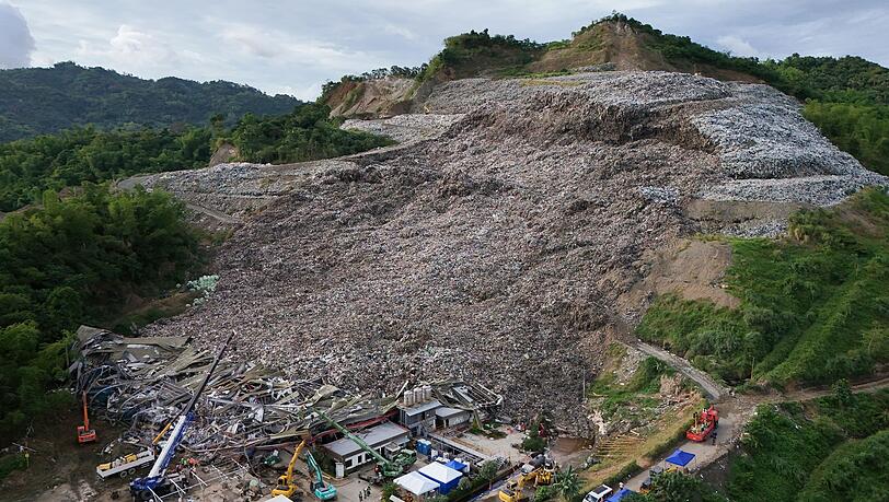 Anhaltende Regenf&auml;lle machten den M&uuml;llberg nach Angaben der Stadtverwaltung instabil.
