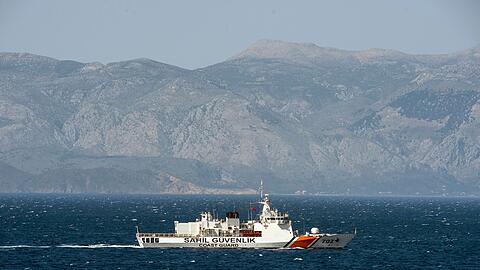 Die t&uuml;rkische &Auml;g&auml;isk&uuml;ste ist nach wie vor ein wichtiger Ausgangspunkt f&uuml;r Migranten, die versuchen, auf irregul&auml;rem Wege &uuml;ber das Meer die nahegelegenen griechischen Inseln und oft auch das europ&auml;ische Festland zu erreichen. (Symbolbild)