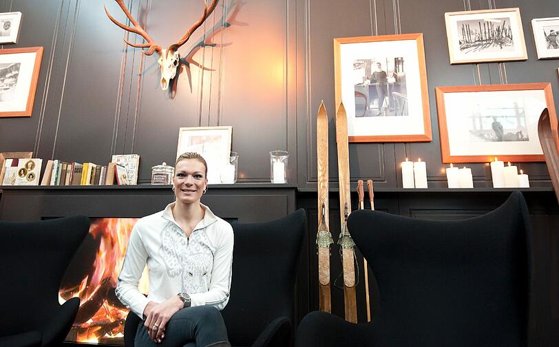 Maria Höfl-Riesch präsentiert auf der Ispo in München ihre eigene Kollektion, die bei Bogner erscheint. Das Motto ist ein elegantes Tier - die Schneeleopardin.