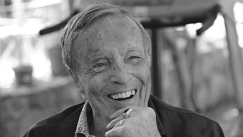 Franco Zeffirelli gab sich zeitlebens gern als kettenrauchender Dandy: Am 15. Juni 2019 ist der Regisseur nach langer Krankheit im Alter von 96 Jahren gestorben.