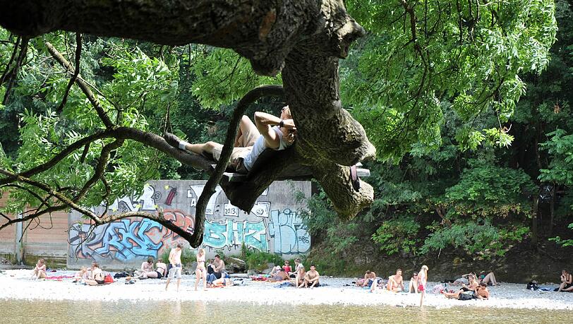 Ein luftiger Platz zum Entspannen - direkt über der Isar. Ein luftiger Platz zum Entspannen - direkt über der Isar.