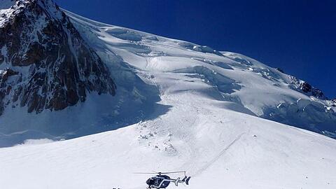 Nach einem Lawinenabgang am Mont Blanc gibt es keine Hoffnung mehr für die Rettung von acht vermissten Bergsteigern.