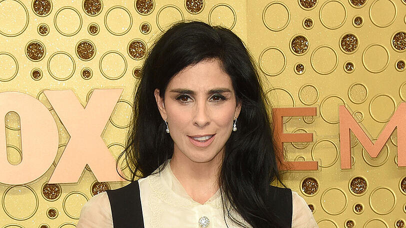 Für die US-Briefwahlwerbung zeigt Sarah Silverman sogar ihre Brüste - fast