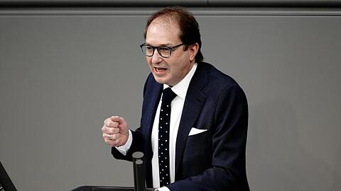 Alexander Dobrindt, CSU-Landesgruppenchef, spricht im Bundestag.