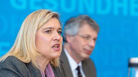 Melanie Huml (CSU) und Andreas Zapf. Foto: Peter Kneffel/dpa/Archivbild