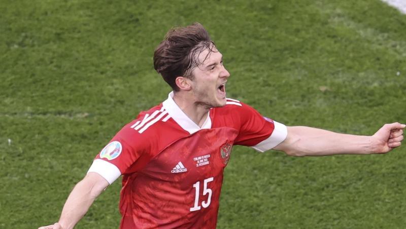 Russlands Torschütze Alexej Mirantschuk bejubelt seinen Treffer.