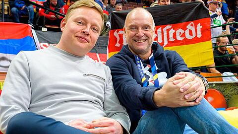 Florian Schmidt-Sommerfeld (l.) und Frank Buschmann bilden das neue Kommentatoren-Duo bei Sky.