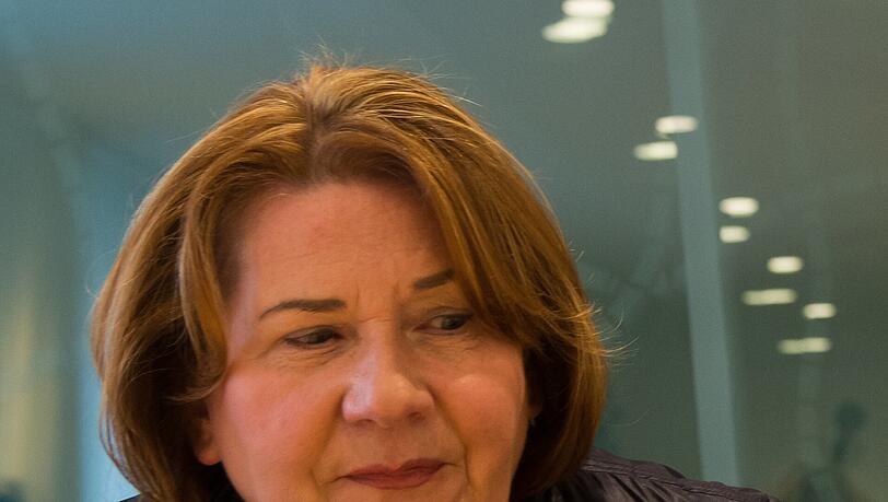 Die stellvertretende Vorsitzende des Innenausschusses Eva Gottstein kritisiert das Kultusministerium Die stellvertretende Vorsitzende des Innenausschusses Eva Gottstein kritisiert das Kultusministerium