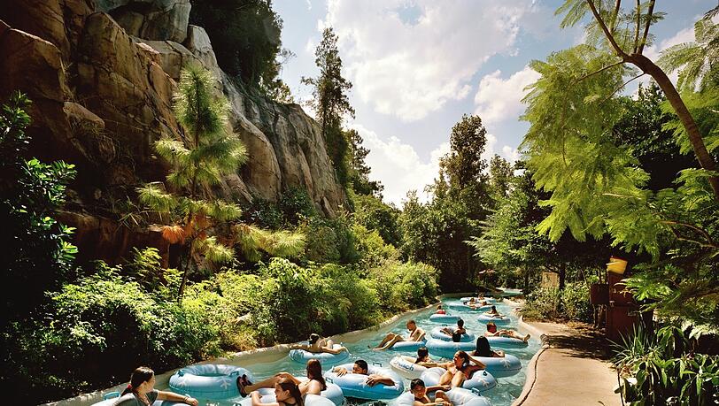 Reiner Riedler hat in seiner Serie "Fake Holidays" Vergnüglichkeiten ins Visier genommen. Hier der Wild River in Florida, 2005. Reiner Riedler hat in seiner Serie "Fake Holidays" Vergnüglichkeiten ins Visier genommen. Hier der Wild River in Florida, 2005.