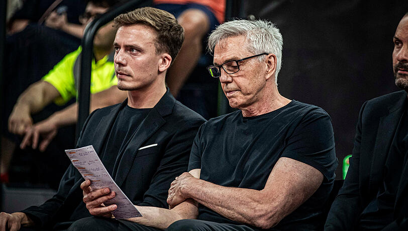 Auf seiner Liste fehlen noch einige Bayern-Stars: Gordon Herbert bereitet gerade mit einem Rumpfkader die Saison vor und lobt dessen Auftritte in Cagliari.