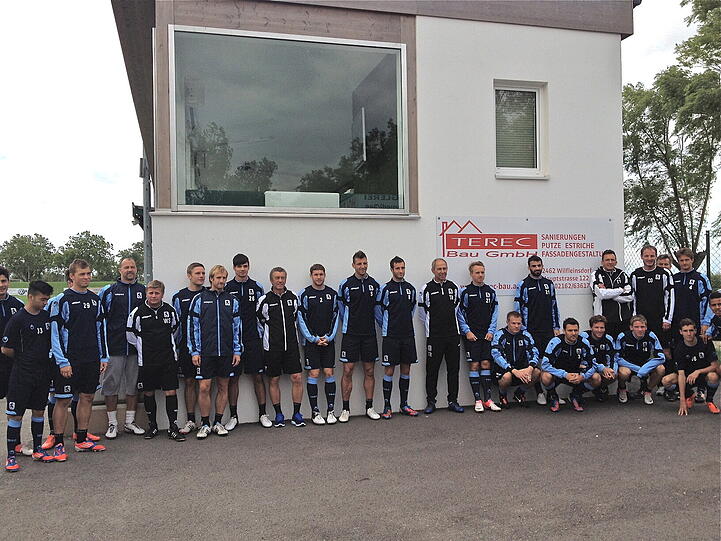Löwen in Neusiedl: Abschiedsfoto am Trainingsplatz