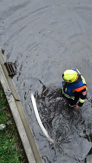 Auf der A9 gab es ebenfalls Probleme: Hier stand ein Teil der Autobahn unter Wasser.