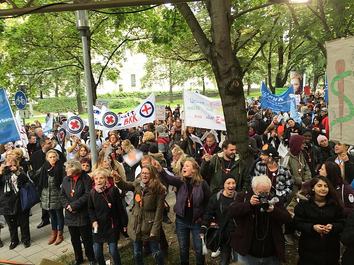 Alle Bilder von der Pfleger-Demo am Dienstag zum Durchklicken.
