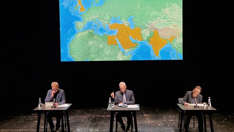 Wolffsohn (M.), Horvath (r.) und Goldberg am Dienstagabend beim Vortrag im Marstall.