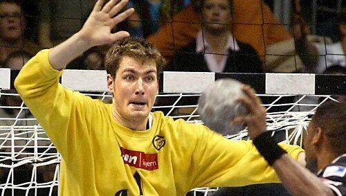 „Im Handball-Tor zustehen gibt mit den besonderen Kick“: Carsten Lichtlein (28), der mit fünf Jahren erstmals spielte. „Im Handball-Tor zustehen gibt mit den besonderen Kick“: Carsten Lichtlein (28), der mit fünf Jahren erstmals spielte.