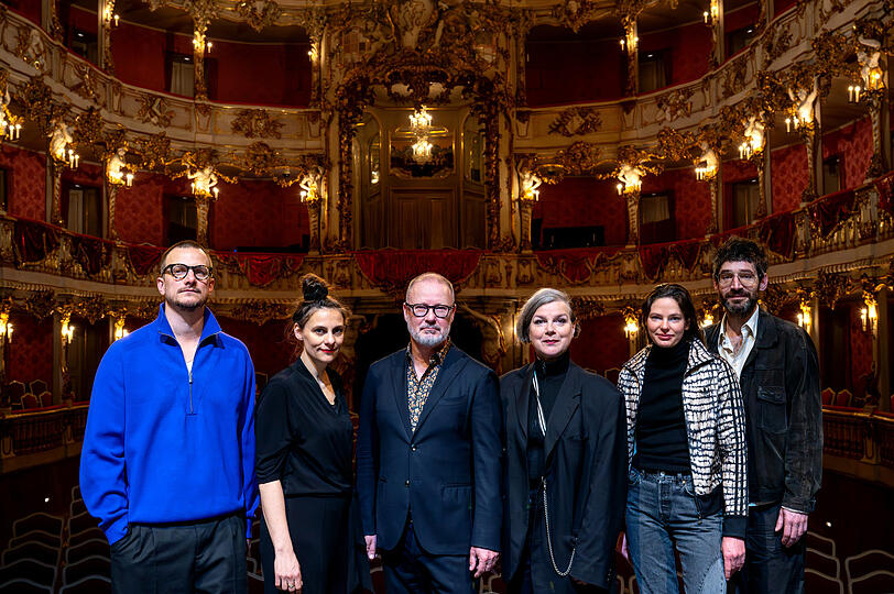 Alexander Eisenach, Nora Schlocker, Andreas Beck, Claudia Bauer, Elsa-Sophie Jach und Thom Luz.