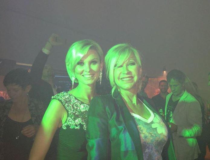Katja Kühne mit Carmen Geiss.